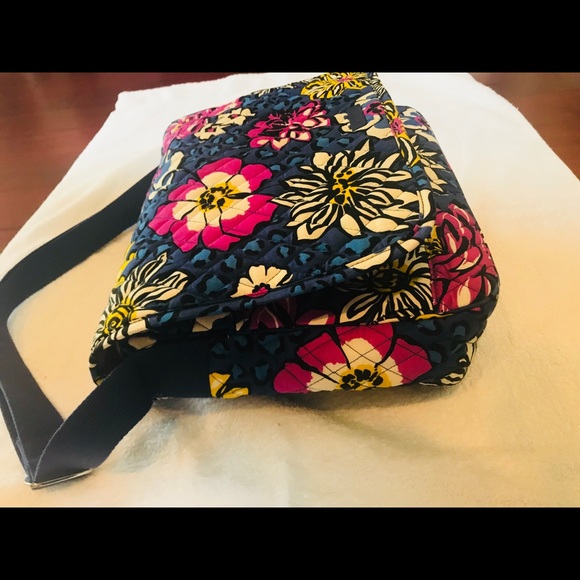 🎉HOST PICK 12/11🎉 NWT Vera Bradley laptop bag - Picture 5 of 5
